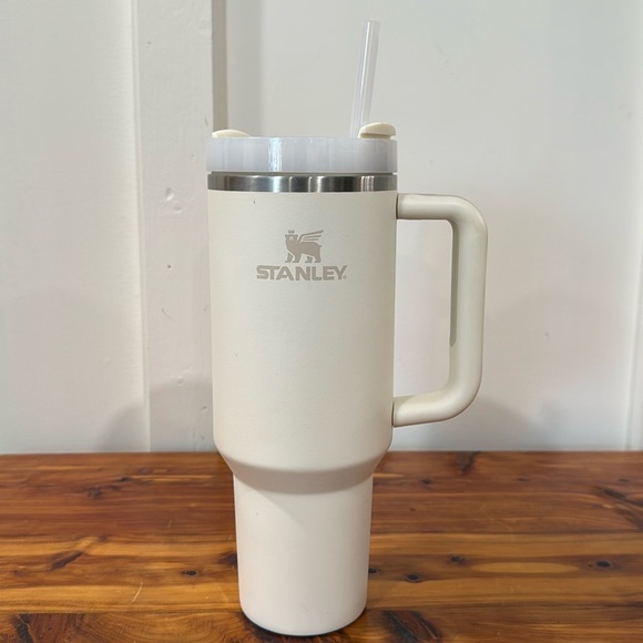 Stanley The Quencher H2.0 FlowState™ 40 Oz Tumbler in Cream - Picture 1 of 6